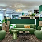 Novotel Paris Le Pont Hotel 4*