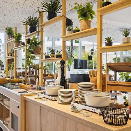 Novotel Paris Le Pont Otel 4*
