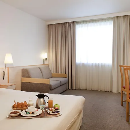Novotel Paris Le Pont 호텔 4*