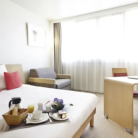 Novotel Paris Le Pont 4*