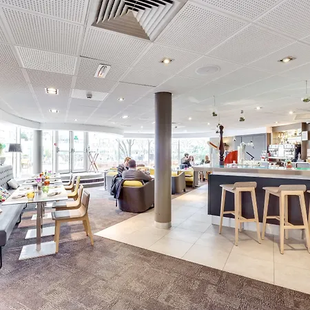 Otel Novotel Paris Le Pont