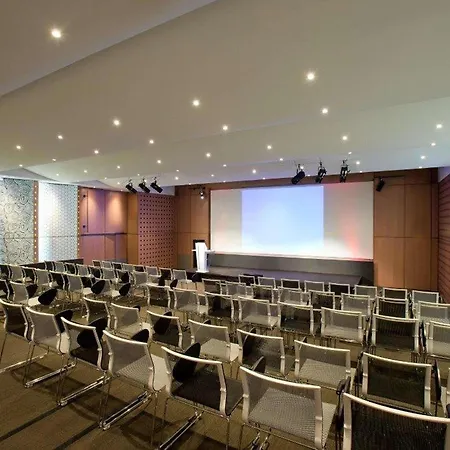 Novotel Paris Le Pont 호텔 4*