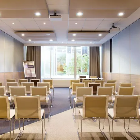 Novotel Paris Le Pont Hotel 4*