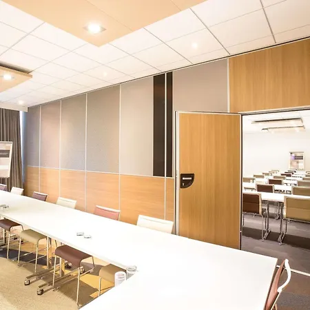 Novotel Paris Le Pont Otel 4*