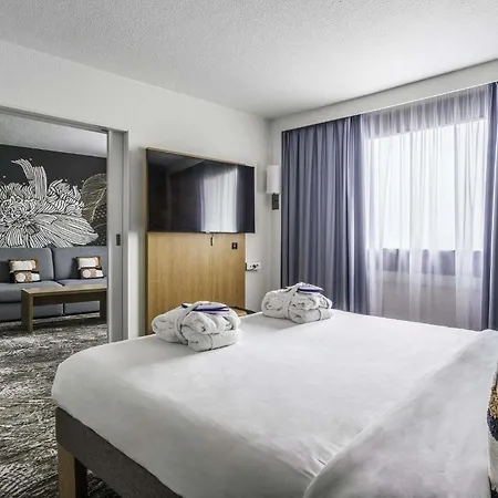 Hotel Novotel Paris Le Pont 4*