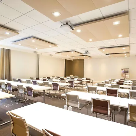 Novotel Paris Le Pont 4*