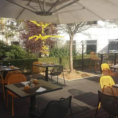 Novotel Paris Le Pont 4*