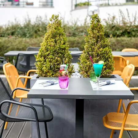 Novotel Paris Le Pont Hotel 4*