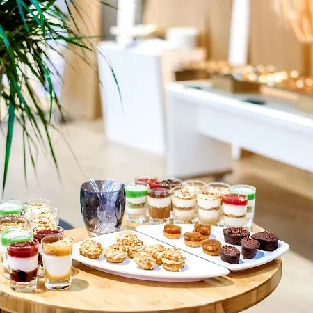 Novotel Paris Le Pont Hotel 4*