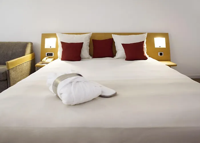 Novotel Paris Le Pont Hotel