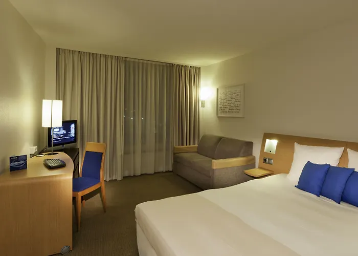 Novotel Paris Le Pont 4*